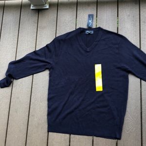 New with tags Men’s Harbor Island sweater.